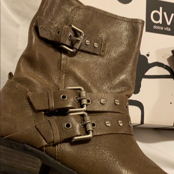 Brand New Dolce Vita Taupe Leather Boots - Size 9 - Picture 2 of 4